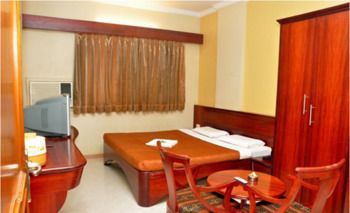 Hotel Deccan Park ปูเน่ ภายนอก รูปภาพ
